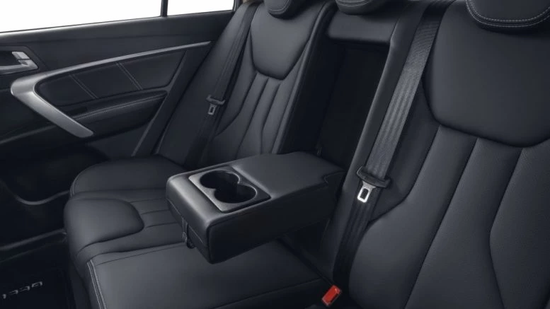 новый джили эмгранд