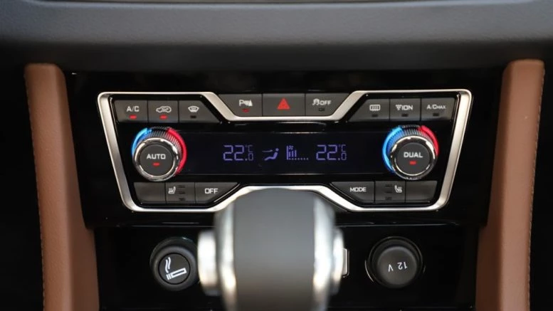 17 Zotye Coupa салон климат