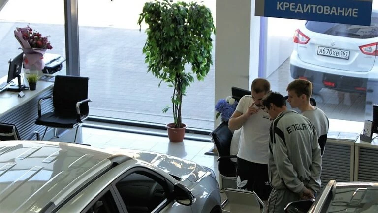 автосалон китайских автомобилей