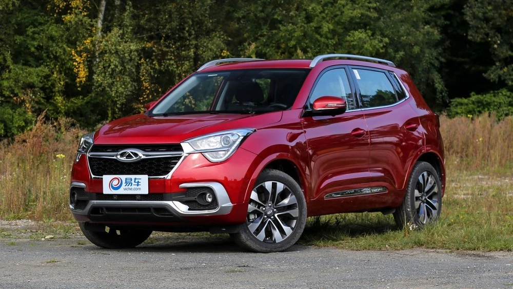 Chery внезапно вывела на российский рынок еще один кроссовер. Известны цены чери тигго 4