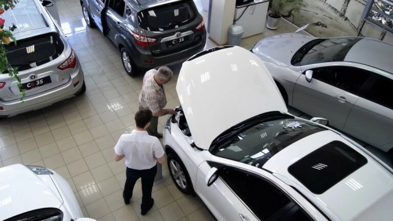 автосалон китайских авто