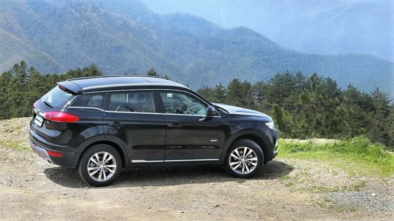 джили атлас комплектации