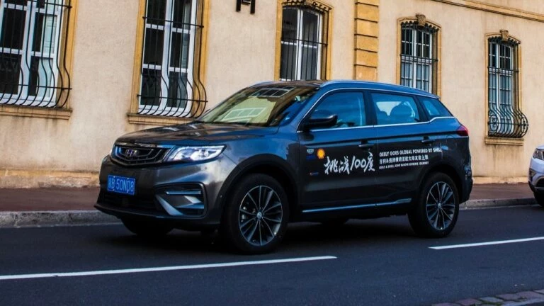 новый джили атлас