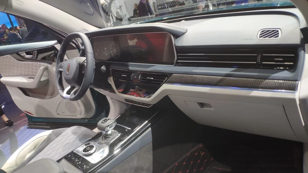 кроссовер Hongqi