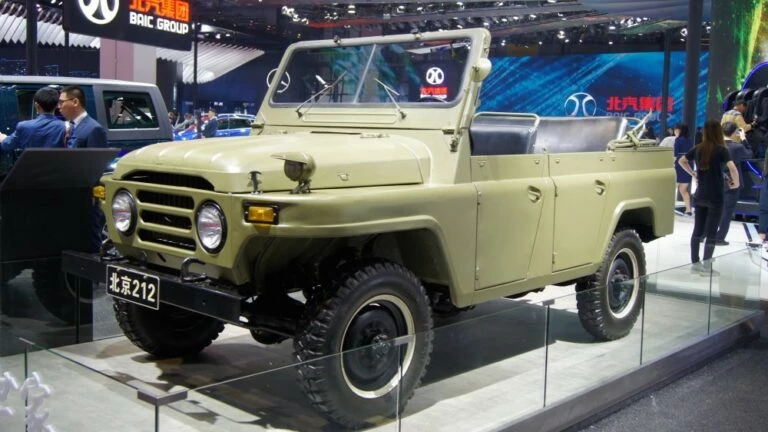 baic bj212 сбоку спереди автосалон в шанхае 2019