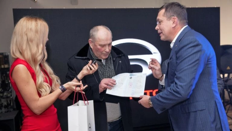 gac gs8 в России