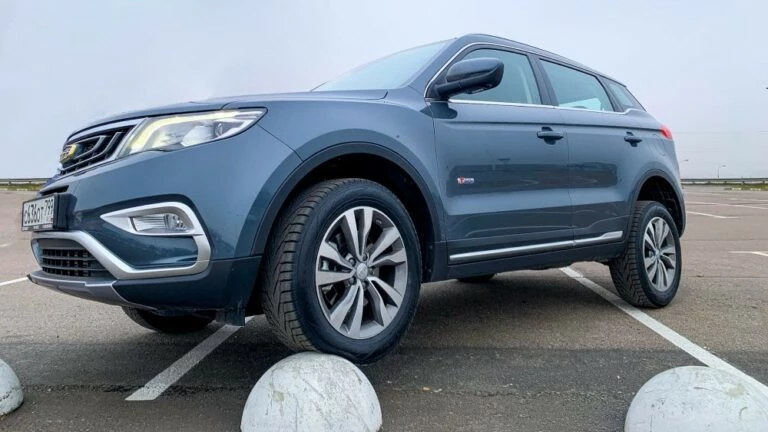 geely atlas тест драйв