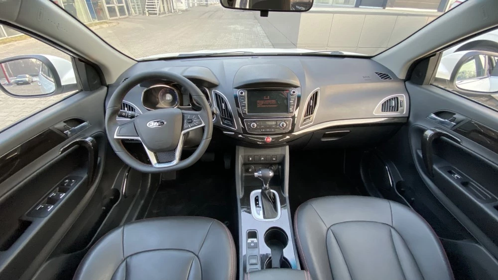 JAC S5 с роботом