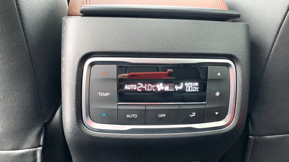 климат-контроль для второго ряда