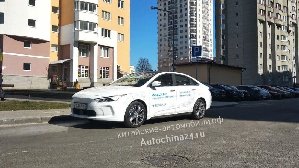 Geely Geometry заметили на улицах Минска. Первые «живые» фото электрических седанов geely geometry