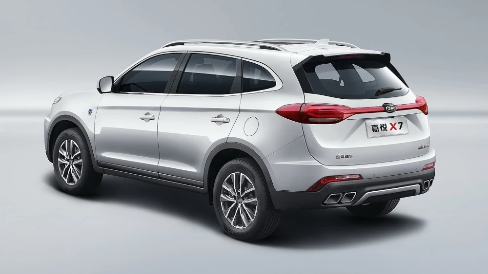 С широко открытой «пастью». JAC представил абсолютно новый вседорожник X7 JAC X7