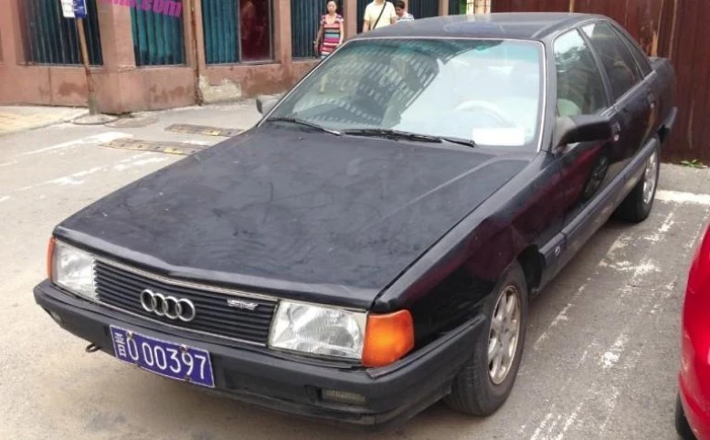 Audi 100