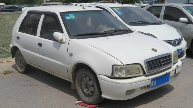 Первая серийная модель Geely