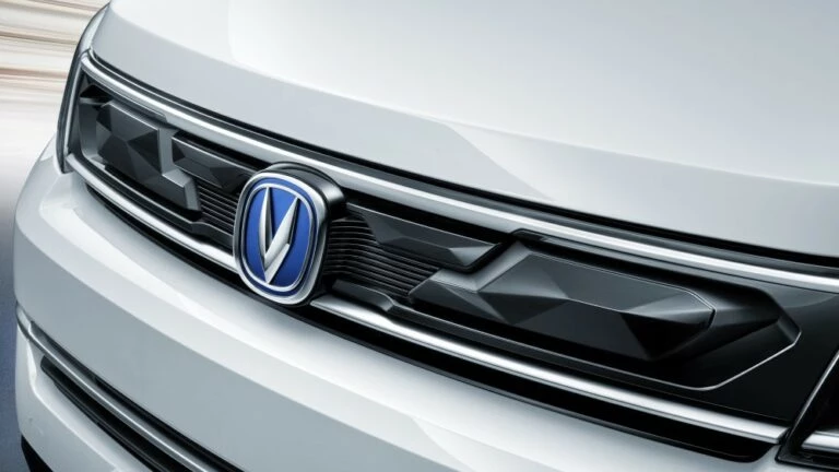 Changan Юнисон