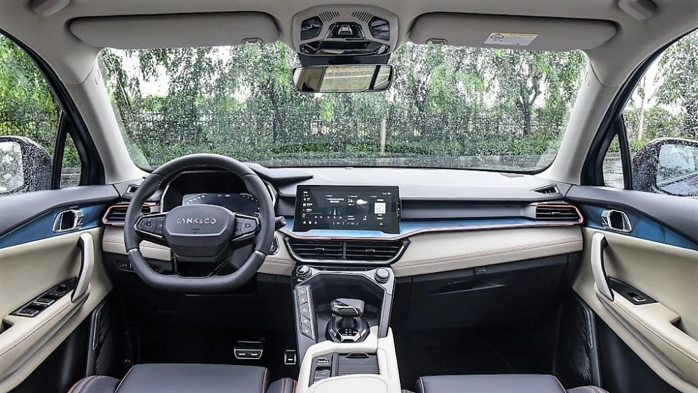 Lynk & Co 06