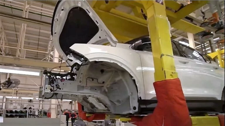 производство Geely Coolray