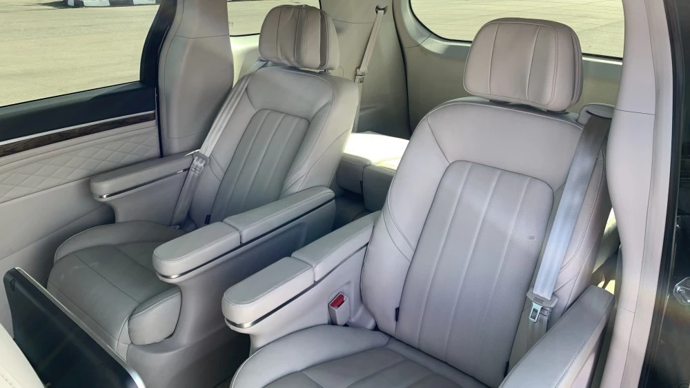 пройти на третий ряд GAC GN8