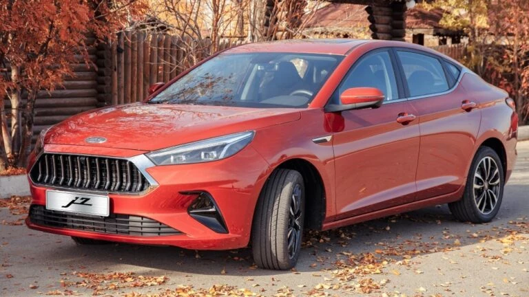 JAC J7 спереди