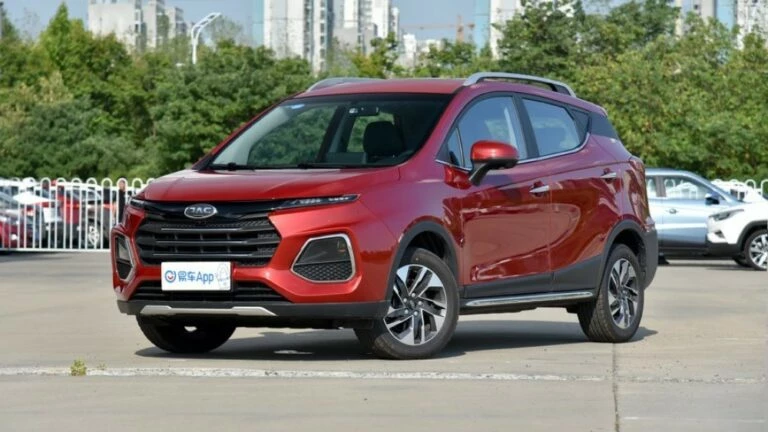 JAC S3 Pro сбоку спереди в Китае