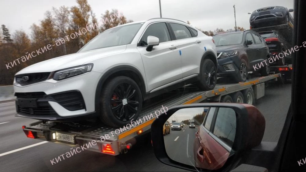 Geely Tugella показались в Москве на новых фото. Машин в России становится больше geely tugella в России