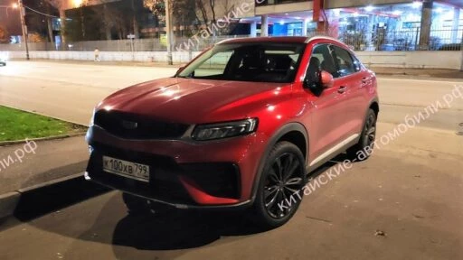 красная geely tugella