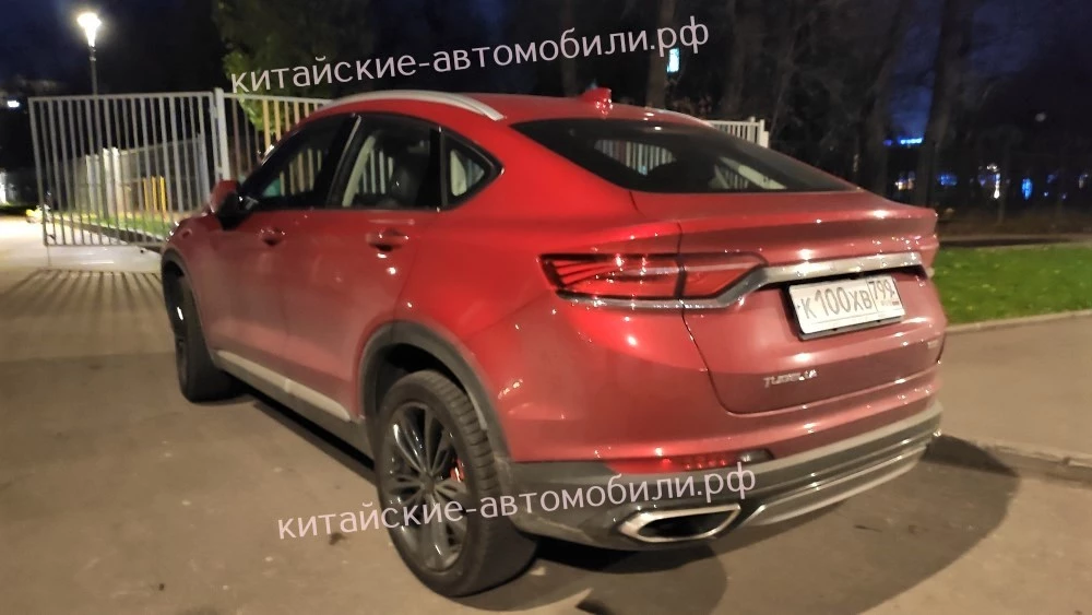 красная geely tugella