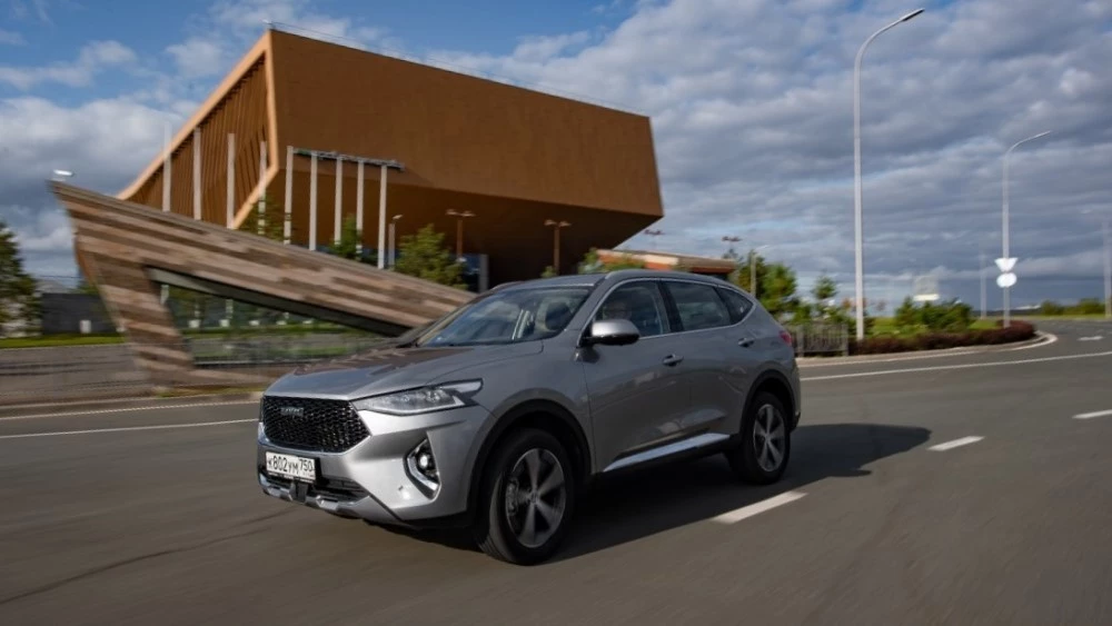 Haval вернул выбор покупателям F7. Кроссоверу добавили две комплектации haval f7 комплектации