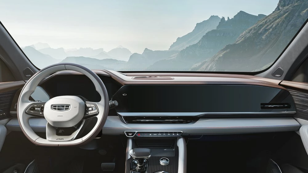 Geely показала салон нового кроссовера. В Китае эту модель назвали так же, как Tugella geely kx11