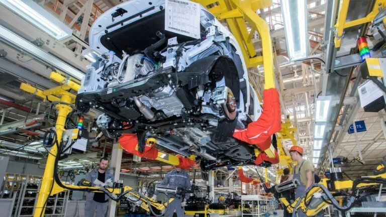 производство Geely Atlas Pro