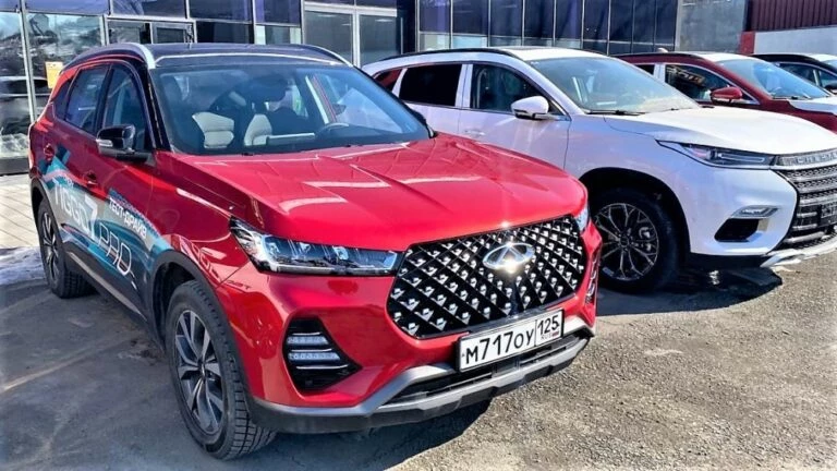 автосалон китайских автомобилей во Владивостоке