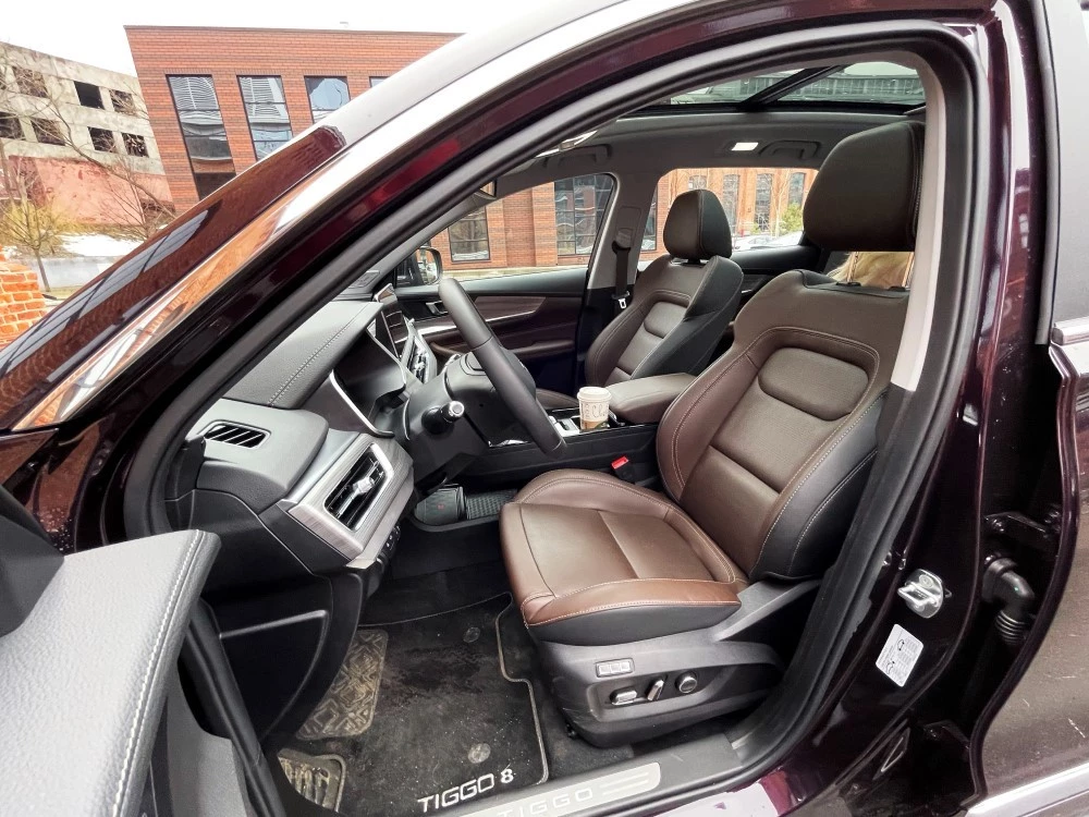 салон Tiggo 8 Pro 