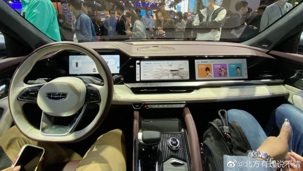 Geely KX11 салон