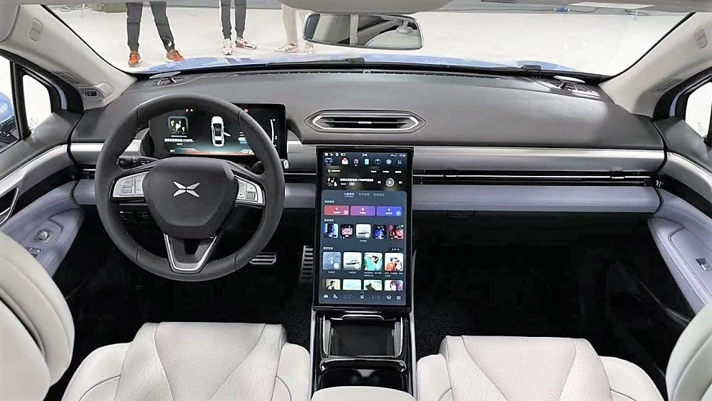 Xpeng P5 салон