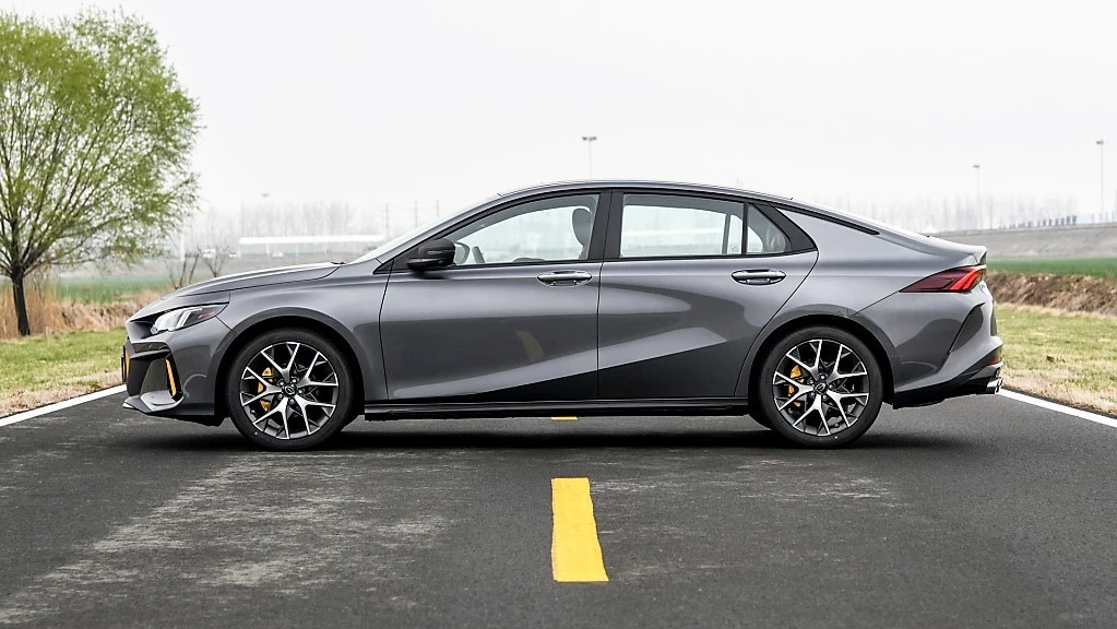 «Пантера» выходит из тени. У GAC Motor появится новый спортивный седан GAC Trumpchi Shadow Panther