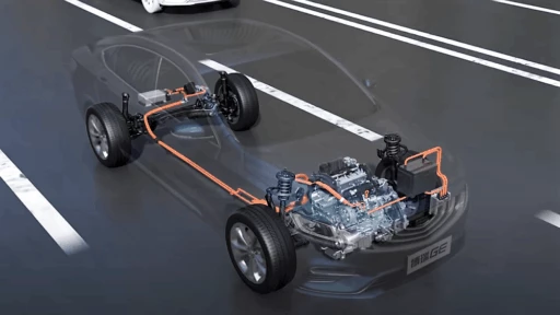 мягкий гибрид Geely