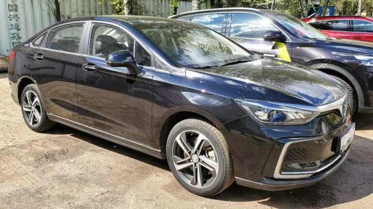 baic eu5 в россии спереди