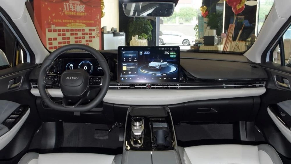 салон GAC Aion S Plus