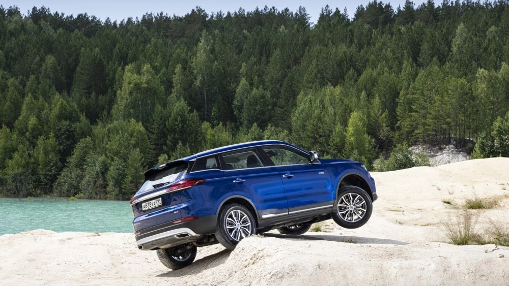 Geely Atlas Pro полный привод