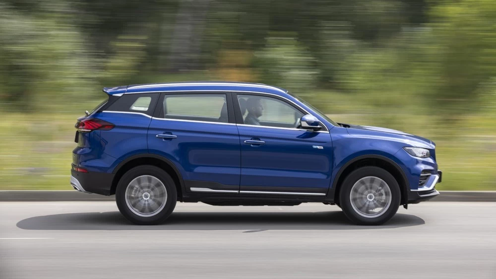 тест-драйв Geely Atlas Pro