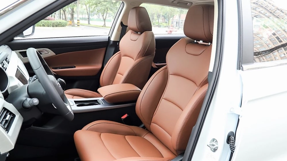 geely atlas pro плюсы и минусы