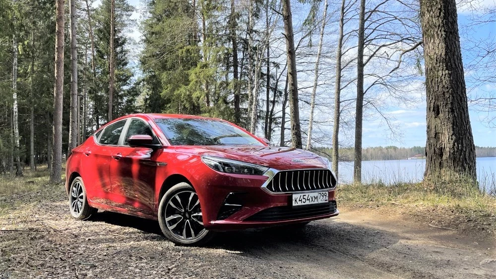 «А не новый ли это Maserati?» Оправдан ли ажиотаж вокруг доступного лифтбека JAC J7