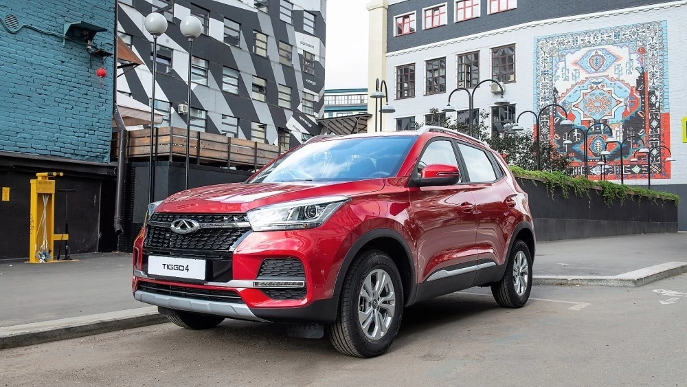 Chery привезла Tiggo 4 с люком на крыше. Теперь у модели уже 7 комплектаций Chery Tiggo 4