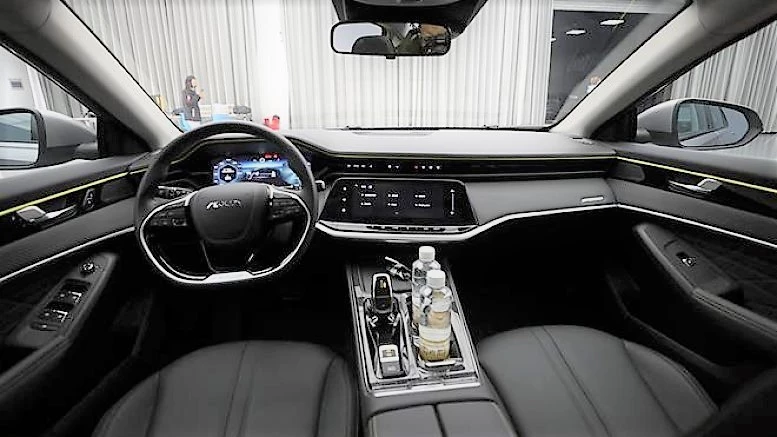 седан Dongfeng Max салон