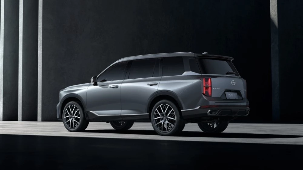 новый GAC GS8 сзади