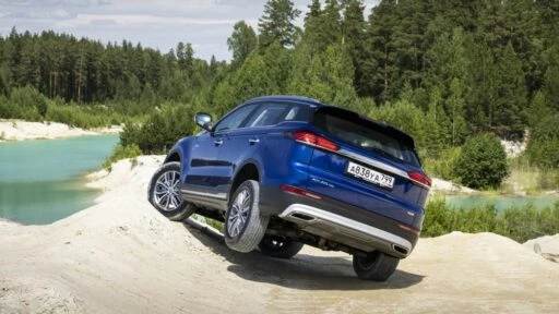 geely atlas pro полный привод