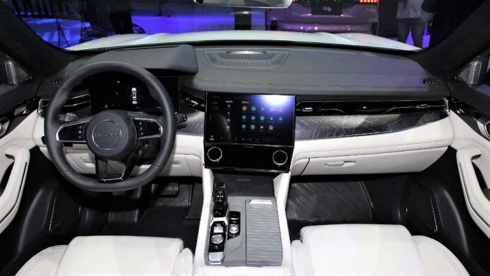 lynk & co 09 салон