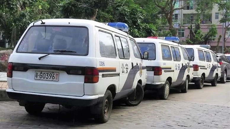 История китайских автомобилей. Как фейковый производитель запутался в своих шильдиках полиция китая