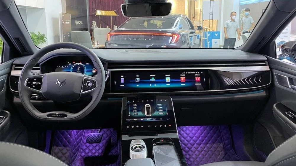 arcfox alpha-t салон