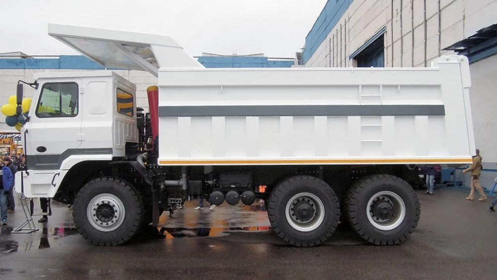 китайский БелАЗ-75520 маз