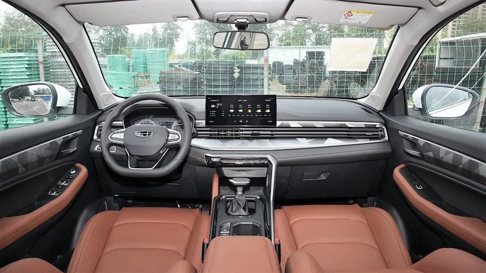 новый Geely Emgrand X7 салон